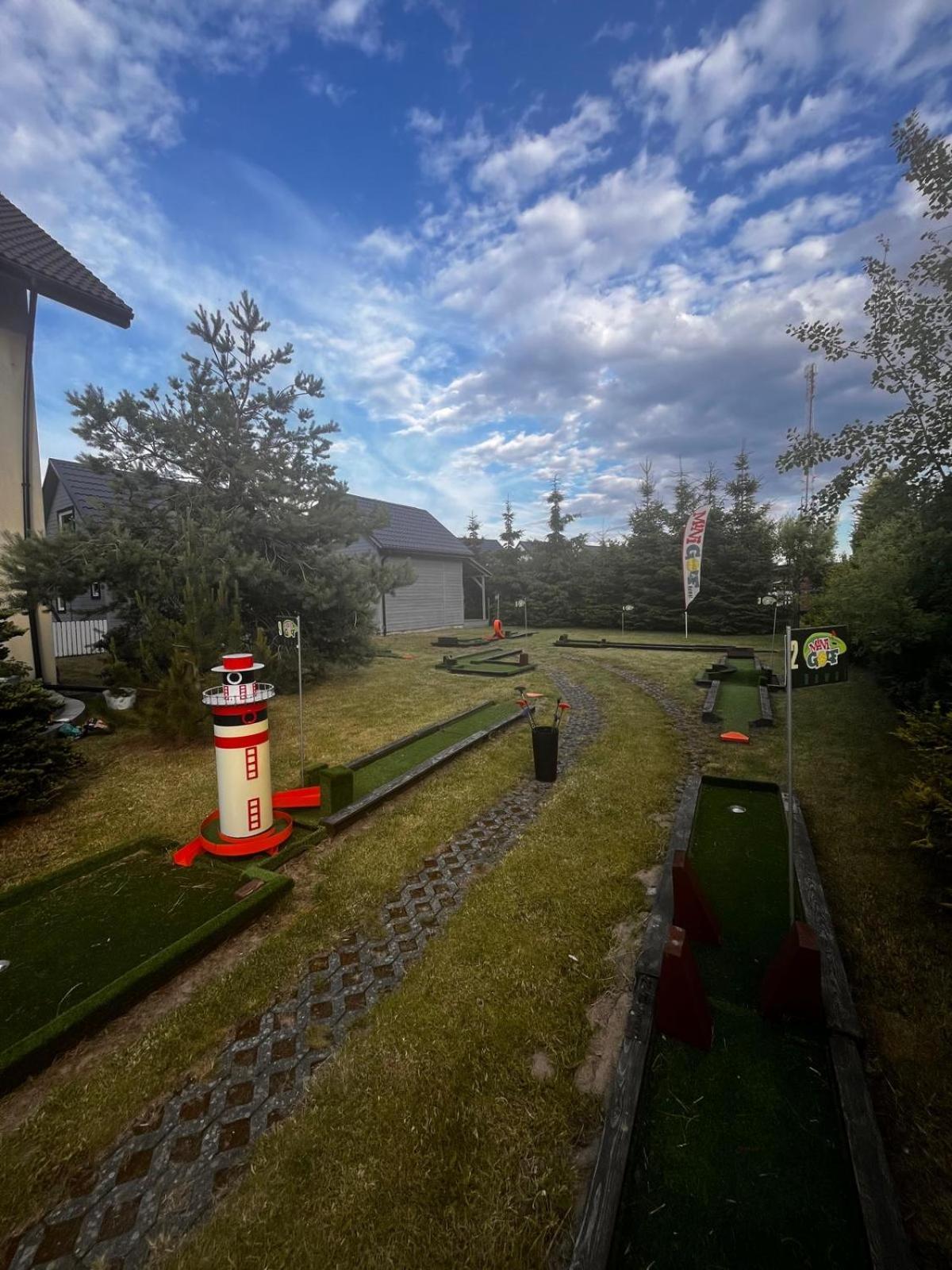 Domki Kapitanskie Z Prywatnym Polem Do Gry W Mini Golf Rewal Εξωτερικό φωτογραφία