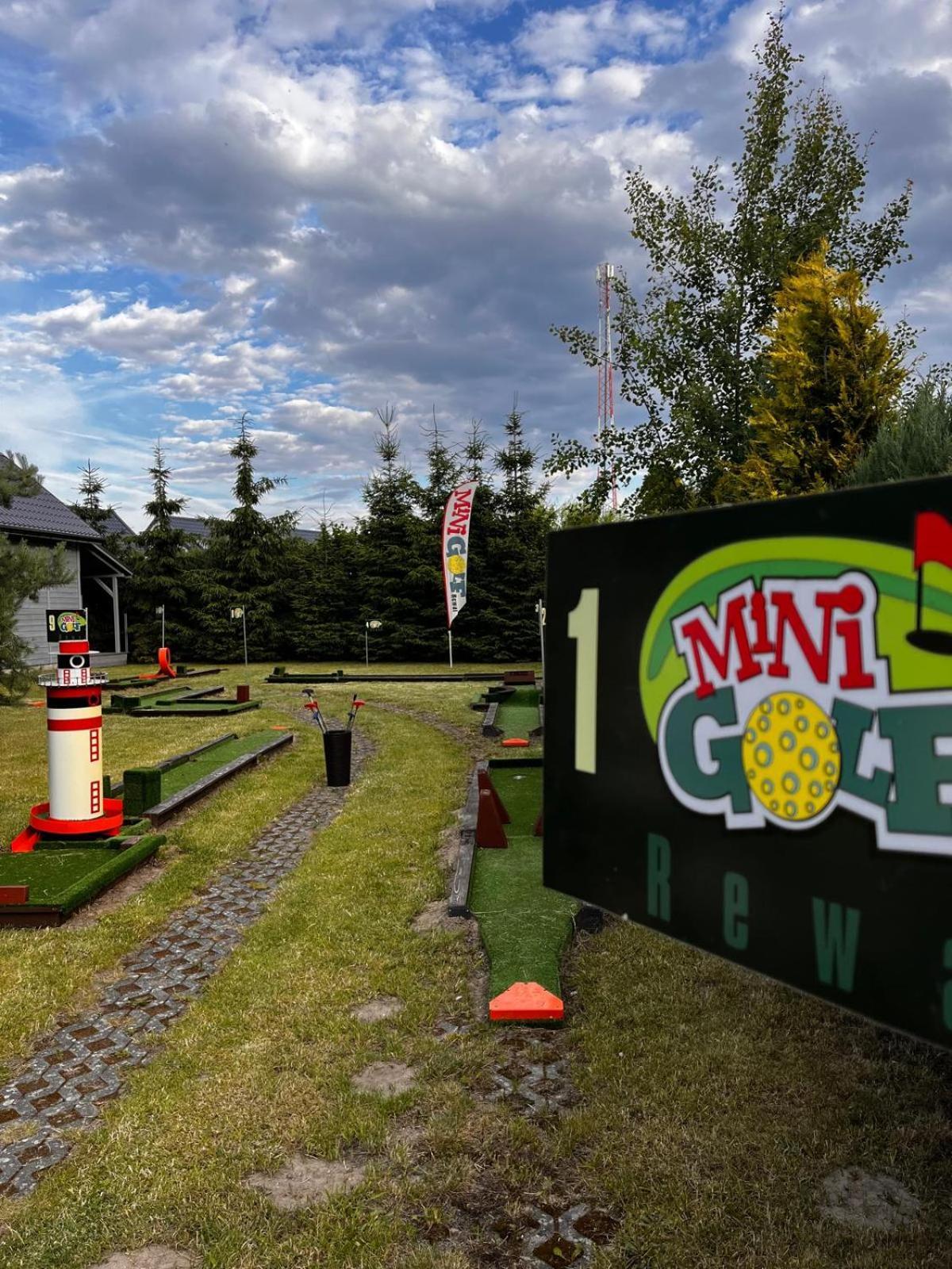 Domki Kapitanskie Z Prywatnym Polem Do Gry W Mini Golf Rewal Εξωτερικό φωτογραφία
